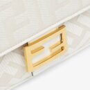 Fendi Mini Mon Tresor 水桶包，采用 ROMA 标志小牛皮，黑色