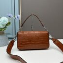 Fendi 中号法棍复刻包，鳄鱼皮，棕色
