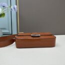 Fendi 中号法棍复刻包，鳄鱼皮，棕色