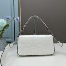 Fendi 中号法棍复刻包，鳄鱼皮，白色