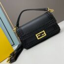 Fendi Nano First 包，采用纳帕皮革，白色