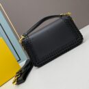 Fendi Nano First 包，采用纳帕皮革，白色