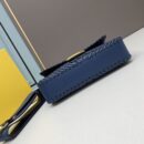 Fendi 中号法棍包，蓝色拼接皮革