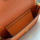 Fendi 中号法棍包，橙色拼接皮革