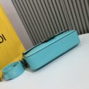 Fendi 迷你 Peekaboo Iconic 包，采用缝线小牛皮，绿色