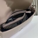 Fendi 迷你 Peekaboo Iconic 包，采用缝线小牛皮，白色