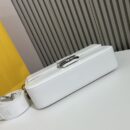 Fendi 中号法棍复刻包，鳄鱼皮，棕色