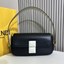 Fendi 中号法棍包，绿色拼接皮革