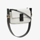 Fendi Mini Mon Tresor 水桶包，采用 ROMA 徽标小牛皮，银色