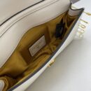 Fendi 中号法棍斜挎包 Cuoio Romano 皮革 米色