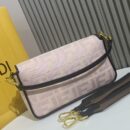 Fendi 腰包，采用 FF 图案面料白色/红色