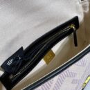 Fendi 腰包，采用 FF 图案面料白色/红色