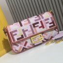 Fendi 中号 First 包，采用纳帕皮革，米色