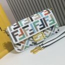Fendi 中号 FF 图案面料法棍包，黑色