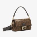 Fendi Moonlight 包，采用 ROMA 徽标小牛皮，黄色