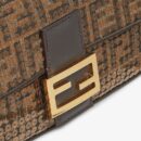 Fendi Moonlight 包，采用 ROMA 徽标小牛皮，黄色
