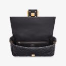 Fendi 中号法棍包，采用 FF 图案纳帕皮革，黑色
