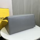 Fendi 大号 Sunshine 购物袋，采用 ROMA 徽标小牛皮，灰色