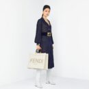 Fendi 中号 Sunshine 购物袋，采用 ROMA 徽标小牛皮，绿色
