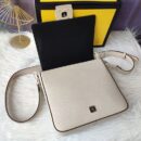 Fendi 中号法棍斜挎包 Cuoio Romano 皮革 米色