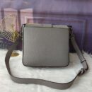 Fendi 中号法棍斜挎包 Cuoio Romano 皮革 灰色