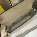 Fendi 中号法棍复刻包，鳄鱼皮，棕色