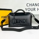 Fendi 中号 By The Way Boston 包，采用 ROMA 徽标小牛皮，黑色