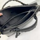 Fendi 中号 By The Way Boston 包，采用 ROMA 徽标小牛皮，黑色
