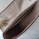 Fendi Mini Mon Tresor 水桶包，采用 ROMA 徽标小牛皮，金色