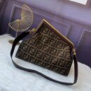 Fendi 中号 Sunshine 购物袋，采用 ROMA 徽标小牛皮，金色