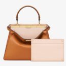 Fendi 大号斜挎包，采用 FF 图案面料，棕色