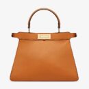 Fendi 大号斜挎包，采用 FF 图案面料，棕色