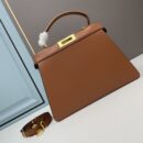 Fendi 大号斜挎包，采用 FF 图案面料，棕色