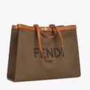 Fendi 中号 Peekaboo X-Tote，采用 ROMA 徽标帆布，棕色