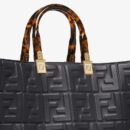 Fendi 中号法棍复刻包，鳄鱼皮，杏色