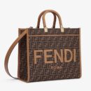 Fendi 小型 First 包，Fendace 巴洛克面料，棕色