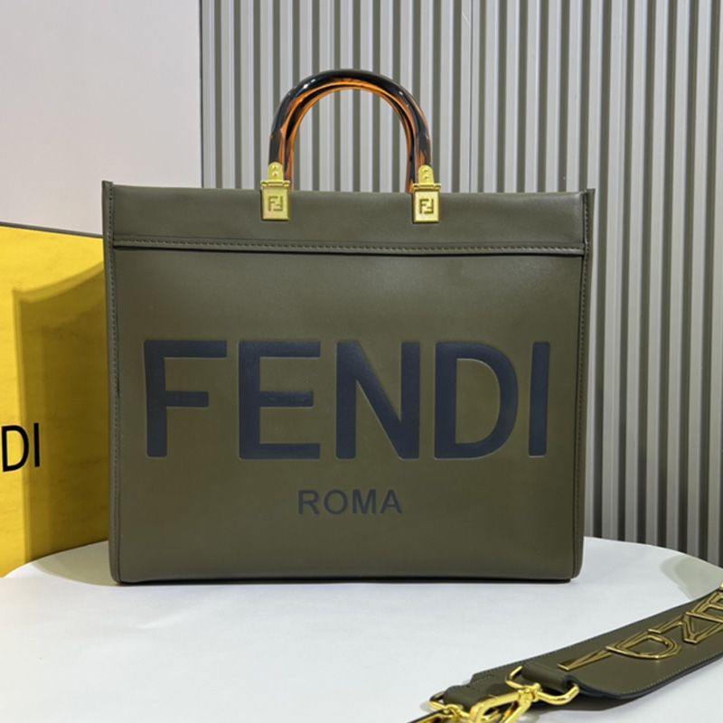 Fendi 中号 Sunshine 购物袋，采用 ROMA 徽标小牛皮，绿色