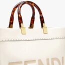 Fendi Nano F米色小牛皮包