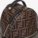 Fendi 小号 Way 包，采用小牛皮，棕色