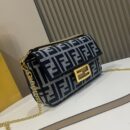 Fendi Mini Peekaboo Cut 包 白色鳄鱼皮包