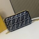 Fendi Mini Peekaboo Cut 包 白色鳄鱼皮包