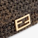 Fendi 中号法棍斜挎包 Cuoio Romano 皮革 灰色
