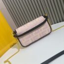 Fendi 小号 First 包，采用纳帕皮革，咖啡色
