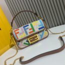 Fendi 小号 First 包，采用纳帕皮革，白色