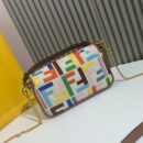 Fendi 小号 First 包，采用纳帕皮革，白色