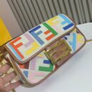 Fendi 小号 First 包，采用纳帕皮革，白色