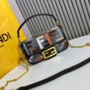 Fendi 中号 First 包，采用纳帕皮革，金色