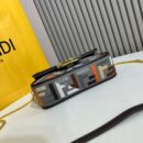 Fendi 中号 First 包，采用纳帕皮革，金色
