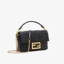 Fendi 迷你法棍包，采用 FF 图案纳帕皮革，黑色