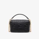 Fendi 迷你法棍包，采用 FF 图案纳帕皮革，黑色